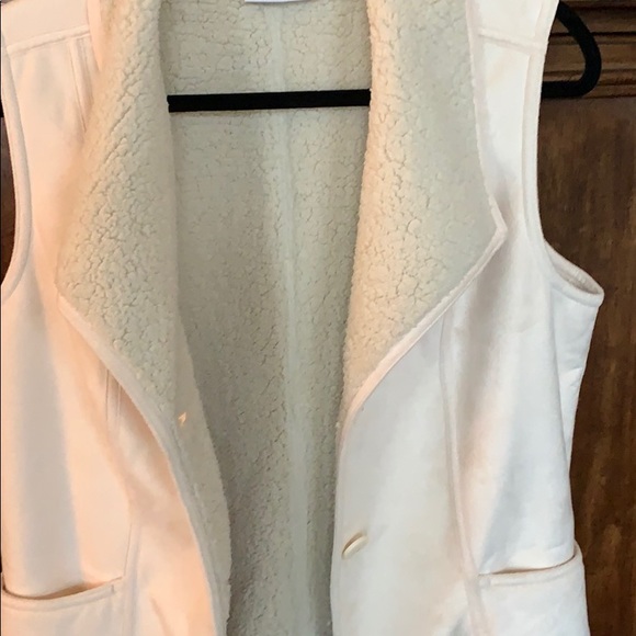 Faux Suede Shearling Vest - Picture 5 of 6